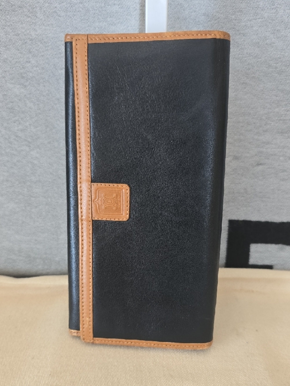 Celine Black Tan Leather Kisslock Long Wallet - Picture 2 of 8